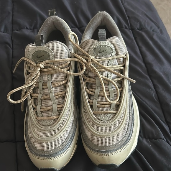 Air max - Picture 1 of 6